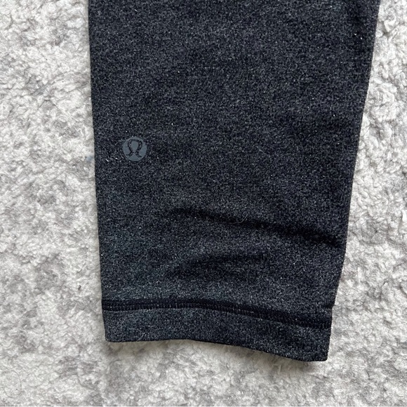 Lululemon Astro Crop Wunder Under Pant Grey Purple Running Yoga Workout Size 4 - Picture 8 of 8